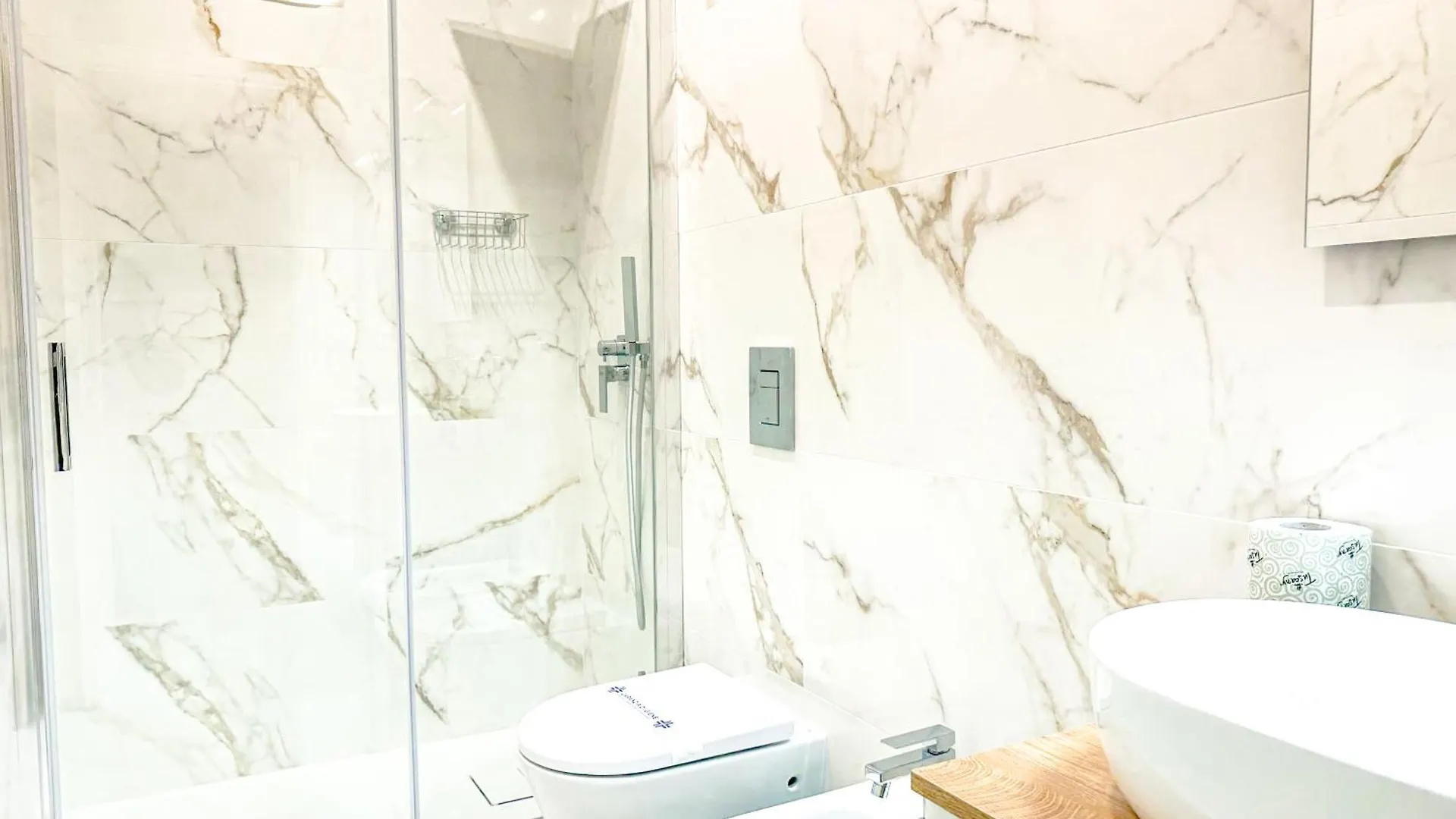 Banfi Luxury Spa - Sauna & Jacuzzi Milan Apartment