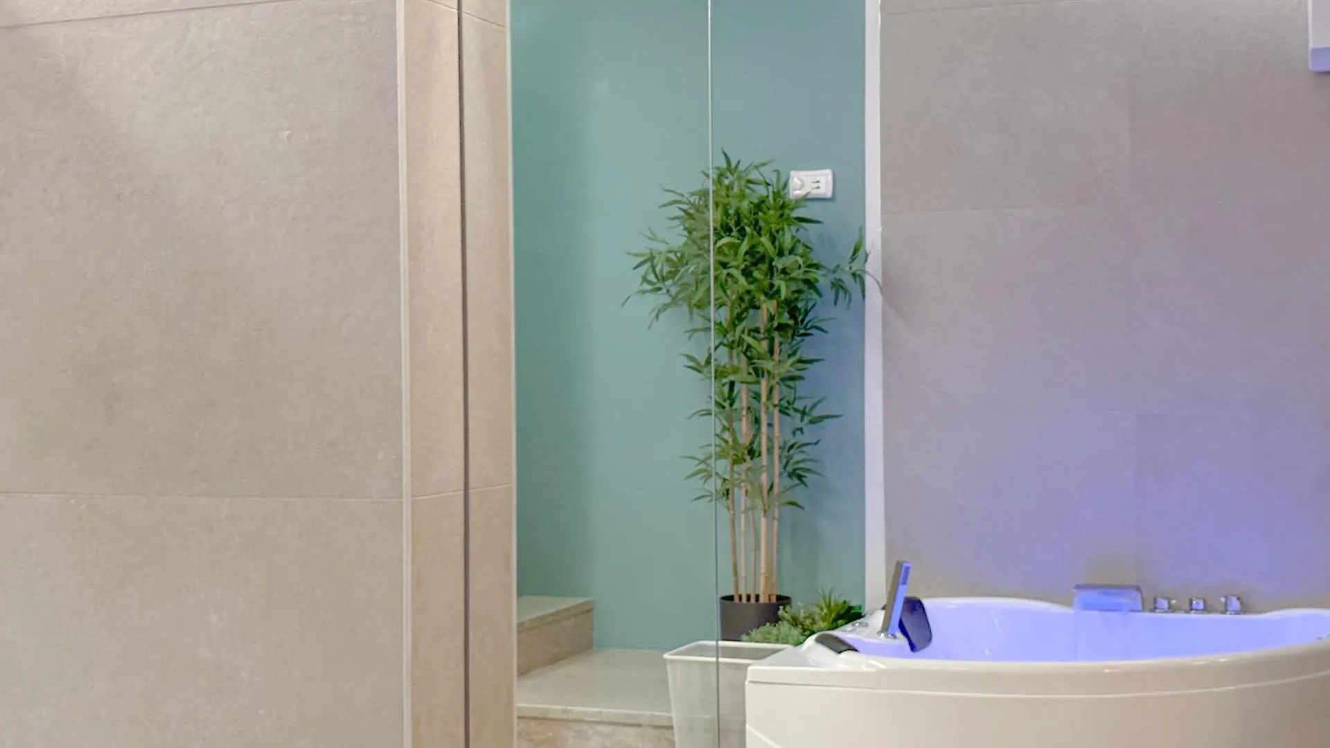 Banfi Luxury Spa - Sauna & Jacuzzi Milan Apartment