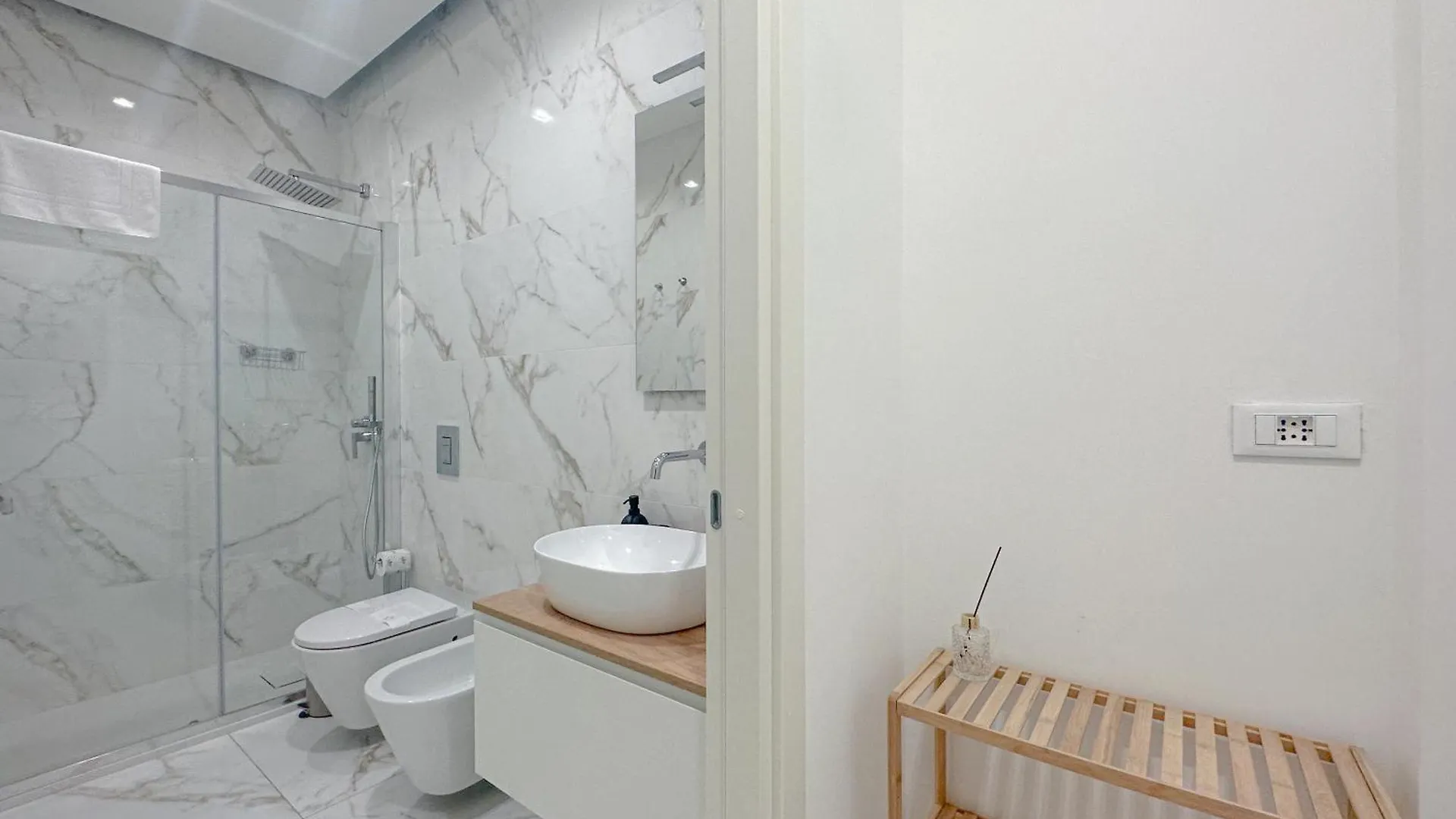 Banfi Luxury Spa - Sauna & Jacuzzi Milan 0*,  Italy