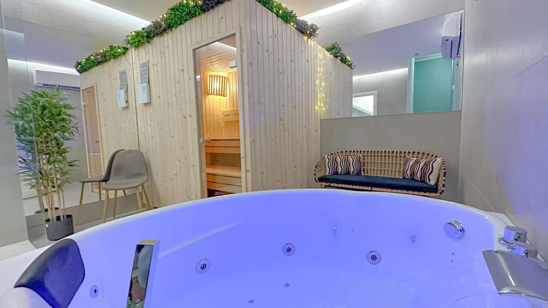 Banfi Luxury Spa - Sauna & Jacuzzi Milan Apartment